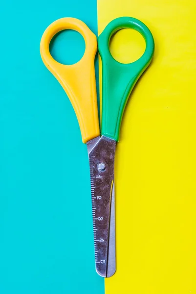 Scissors on colored background — Stock Photo, Image