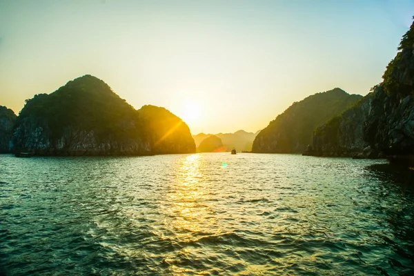 Bahía de Ha Long — Foto de Stock