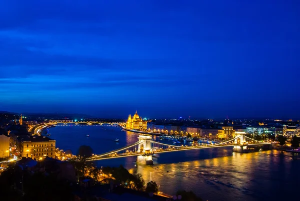 A híres Lánchíd Budapest — Stock Fotó