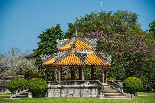 Pabellón en parques de ciudadela, Hue — Foto de Stock