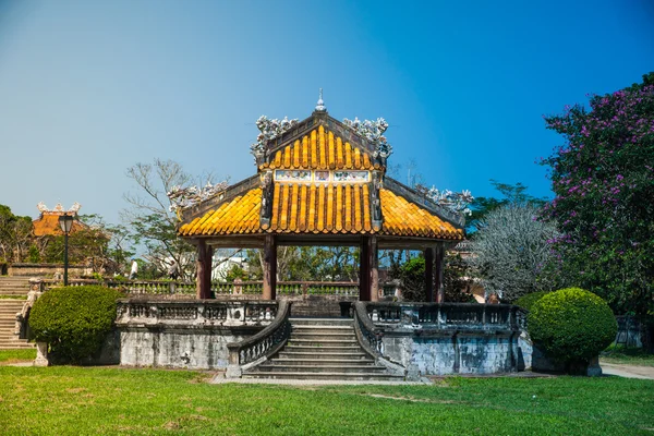 Pavillon im Park der Zitadelle, Farbton — Stockfoto