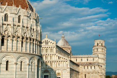 Leaning tower, vaftizhane ve Duomo, Piazza dei miracoli, Pisa,