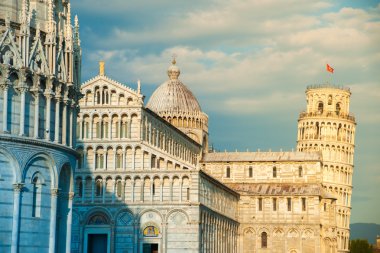 Leaning tower, vaftizhane ve Duomo, Piazza dei miracoli, Pisa,