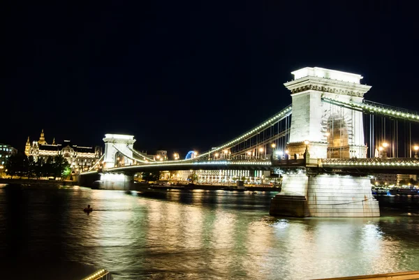 Угорщина Budapest Chain Bridge — стокове фото