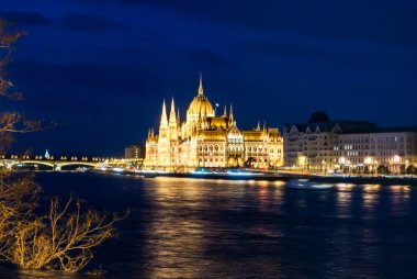 Budapeşte cityscape akşam. 