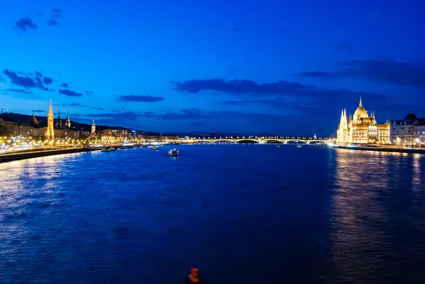 Budapest stadsbilden på natten. — Stockfoto