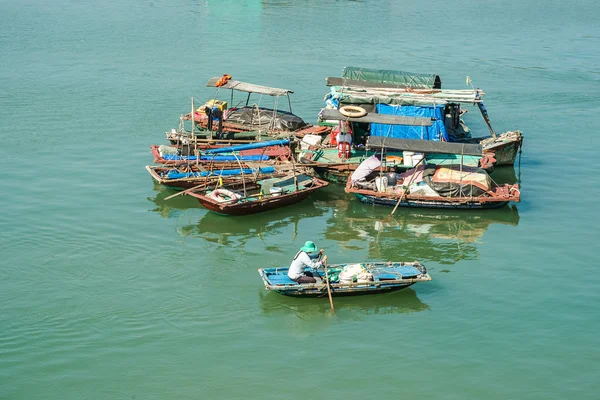 Hajók a halászati falu, vietnam — Stock Fotó