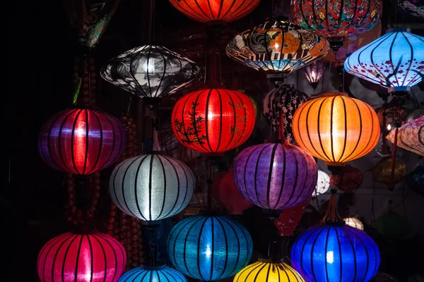 Nacht lantaarns in oude Hoi een stad — Stockfoto