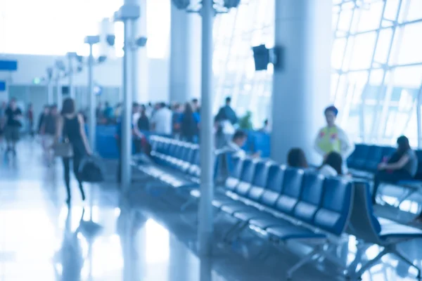 Wazig foto van een luchthaven terminal. — Stockfoto