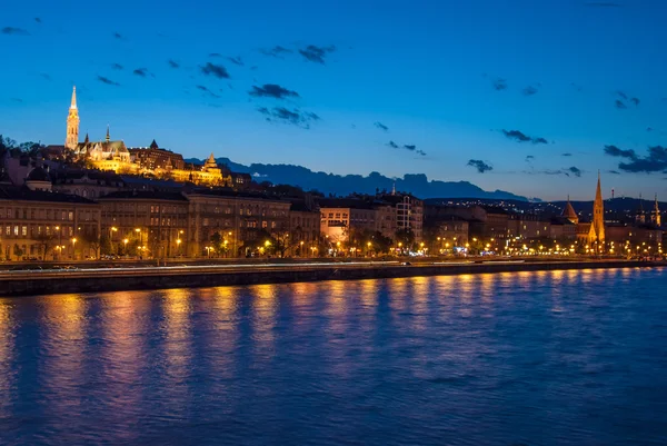 In de nacht in Boedapest Hongarije — Stockfoto