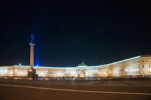 Slottstorget i Sankt Petersburg, Ryssland. — Stockfoto