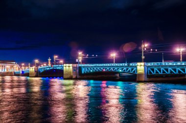 Saint-Petersburg, Rusya'nın güzel gece görünümü