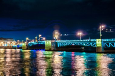 Saint-Petersburg, Rusya'nın güzel gece görünümü