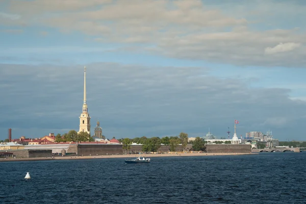 Peter and Paul Fortress  in Saint-Petersburg — Stock Photo, Image