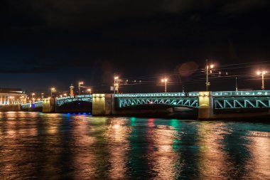 Saint-Petersburg, Rusya'nın güzel gece görünümü