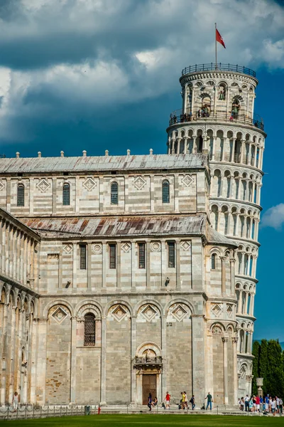 Leaning tower, Baptistery and Duomo, Piazza dei miracoli, Pisa, — Stock Photo, Image