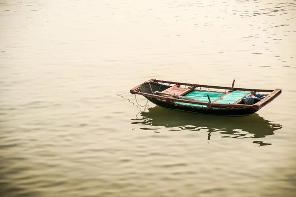 Barcos en Ha Long Bay — Foto de Stock