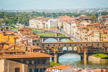 Pone vecchio İtalya Floransa'da arno Nehri üzerinde.