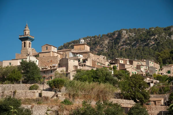 Küçük kasaba Valldemossa güzel görünümü — Stok fotoğraf