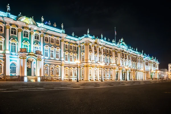 Slottstorget i Sankt Petersburg, Ryssland. — Stockfoto