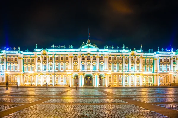 Plaza del Palacio en San Petersburgo, Rusia. — Foto de Stock