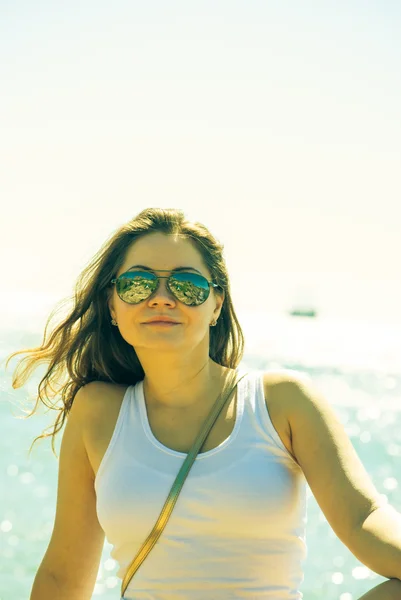 Girl on rock — Stock Photo, Image