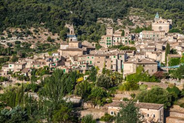 Küçük kasaba Valldemossa güzel görünümü