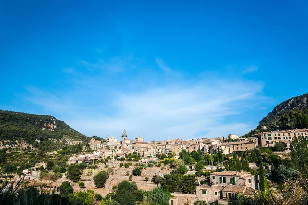 Piękny widok z małego miasteczka Valldemossa — Zdjęcie stockowe