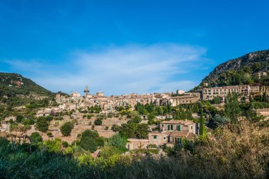 Küçük kasaba Valldemossa güzel görünümü
