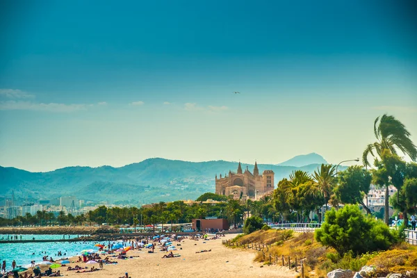 Widok z plaży Palma de Mallorca — Zdjęcie stockowe