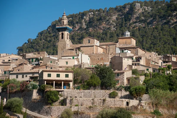 Küçük kasaba Valldemossa güzel görünümü — Stok fotoğraf