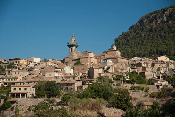 Küçük kasaba Valldemossa güzel görünümü — Stok fotoğraf