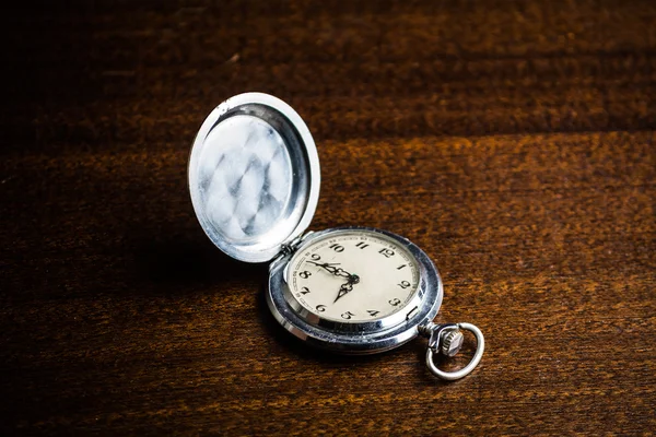Reloj de bolsillo. artefacto vintage —  Fotos de Stock