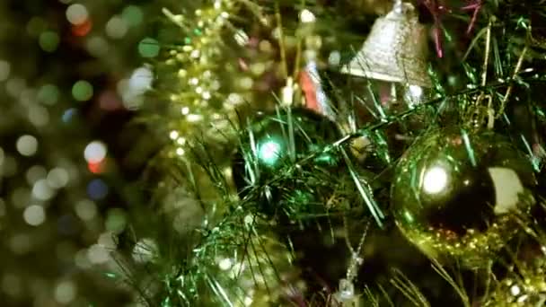 Vintage christmas decoration on the tree — Stock Video