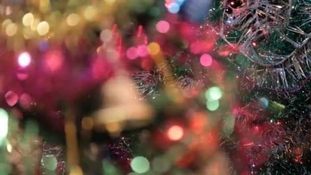 Винтажное рождественское украшение на елке — стоковое видео