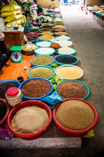 Market in Ninh Binh city, Vietnam — Stock Photo, Image
