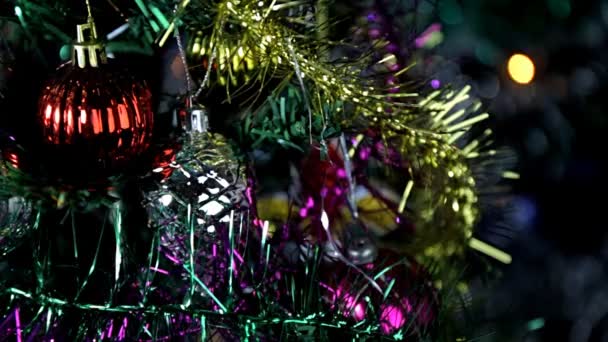 Vintage christmas decoration on the tree — Stock Video