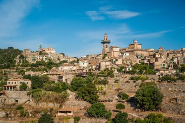 Küçük kasaba Valldemossa güzel görünümü
