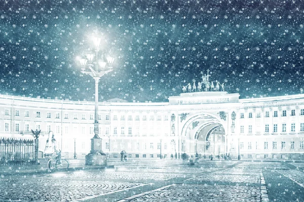 Palace Square in Saint Petersburg, Russia. — Stock Photo, Image