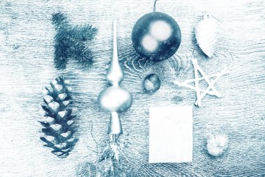 koniler ile Noel köknar ağacı