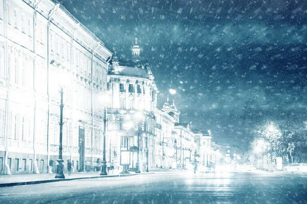 Beautiful night view of Nevsky Prospect and Isaacs Cathedral ne — Stock Photo, Image