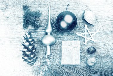 koniler ile Noel köknar ağacı