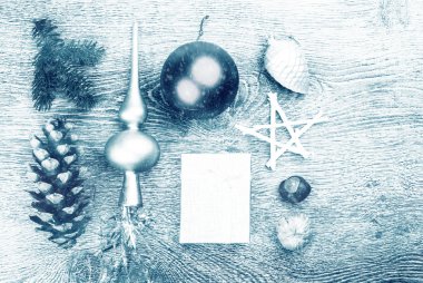 koniler ile Noel köknar ağacı