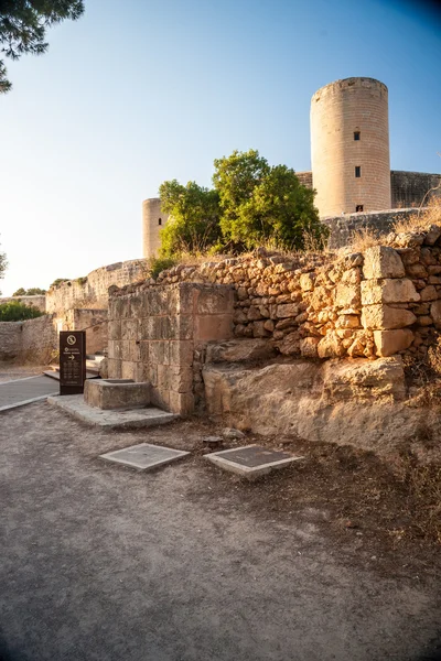 Castillo de Bellver fortaleza en Palma-de-Mallorca —  Fotos de Stock