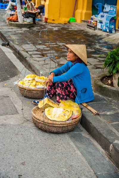 Eladó vietnámi utca — Stock Fotó