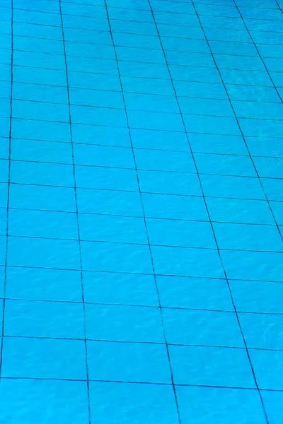 Pool i en tropisk resort — Stockfoto