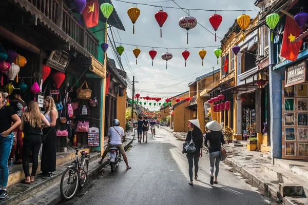 Two unidentified asian tourists — Stock Photo, Image