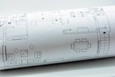 Beyaz arkaplan üzerine kurulu bir mimari planın ayrıntıları