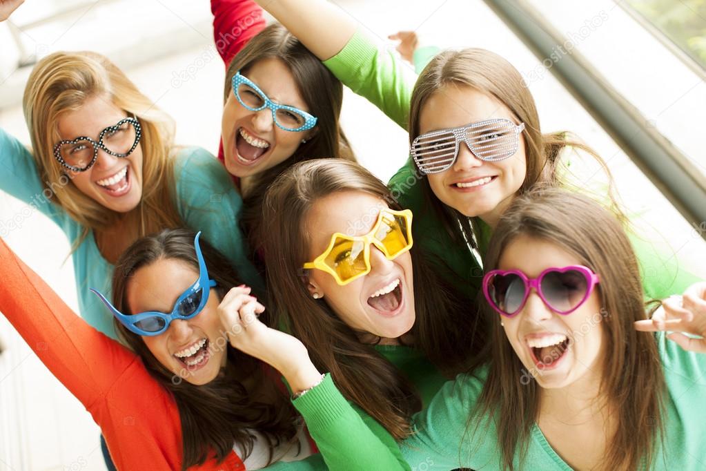 Students glasses party brunette