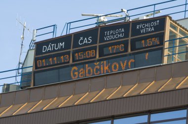 gabcikovo, Slovakya - 01 Kasım 2013: kontrol kulesi Tuna Nehri üzerinde gabcikovo baraj üst bilgileri görüntüleme
